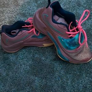 Nike zoom freak 3 basketball sneakers